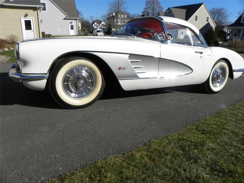 Illustration for article titled For $25,000, The 1959 Corvette Billiards Table... Or a real C1 Corvette.